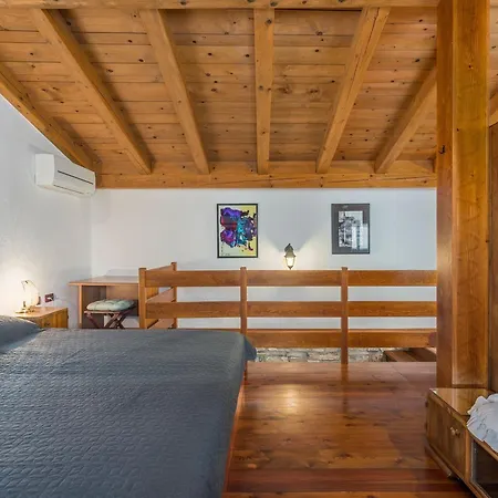 Rustical Stone House With Pool - Two Bedroom With Pool Holiday home