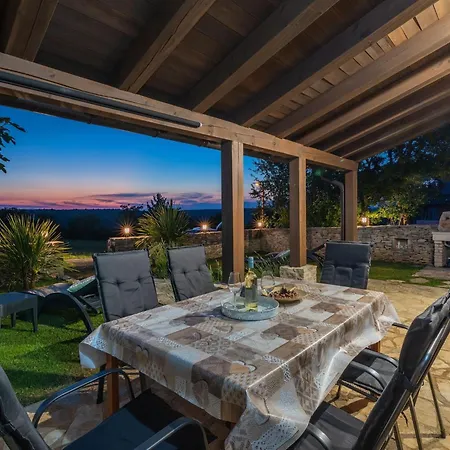 Rustical Stone House With Pool - Two Bedroom With Pool Holiday home