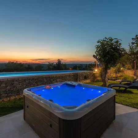 Rustical Stone House With Pool - Two Bedroom With Pool * Kanfanar