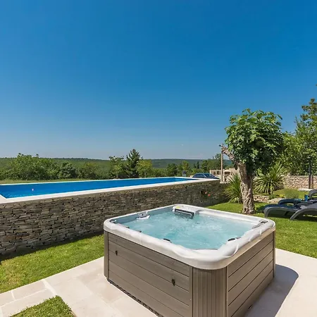 Rustical Stone House With Pool - Two Bedroom With Pool Holiday home